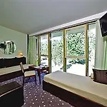 Hotel Logis Des Lacs D'halco