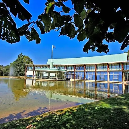 Logis Des Lacs D'halco Hotel 4*