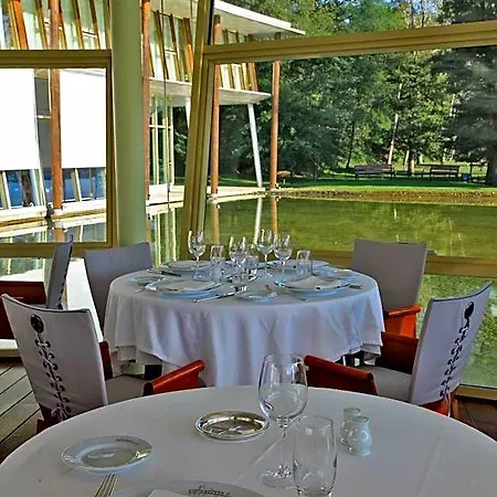 Hotel Logis Des Lacs D'halco Hagetmau