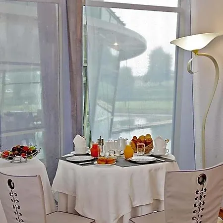 Hotel Logis Des Lacs D'halco Hagetmau