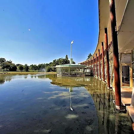 Hotel Logis Des Lacs D'halco 4*