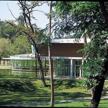 Hotel Logis Des Lacs D'halco 4*