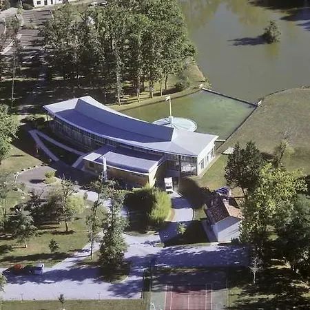 Logis Des Lacs D'halco 4*