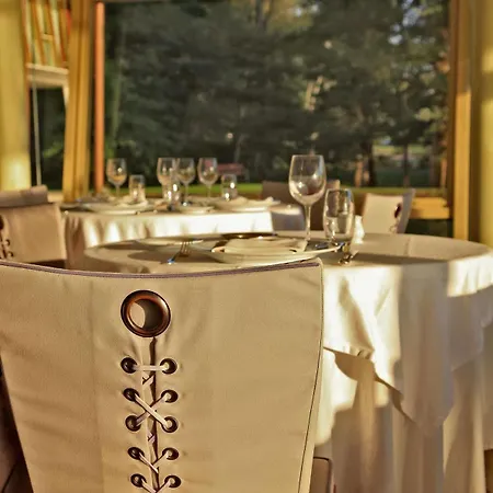 Hotel Logis Des Lacs D'halco