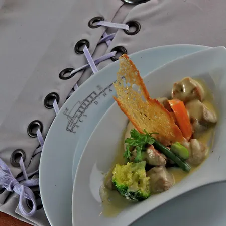 Logis Des Lacs D'halco 4*