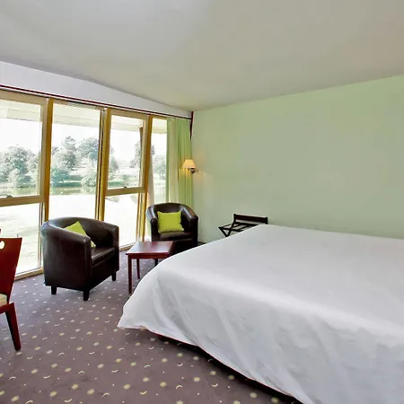 Logis Des Lacs D'halco Hotel