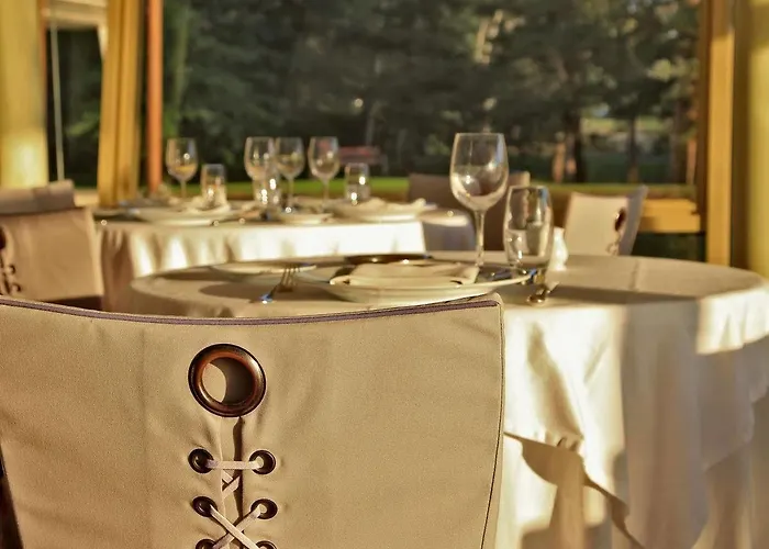 Hotel Logis Des Lacs D'halco