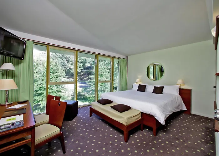 Logis Des Lacs D'halco Hotel